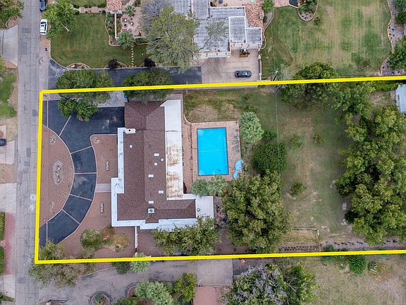 4th image of 5021 Vista Del Monte St