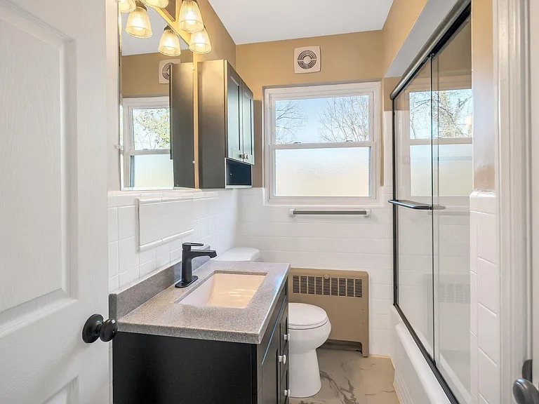 2886 Temple Ave — Photo 15