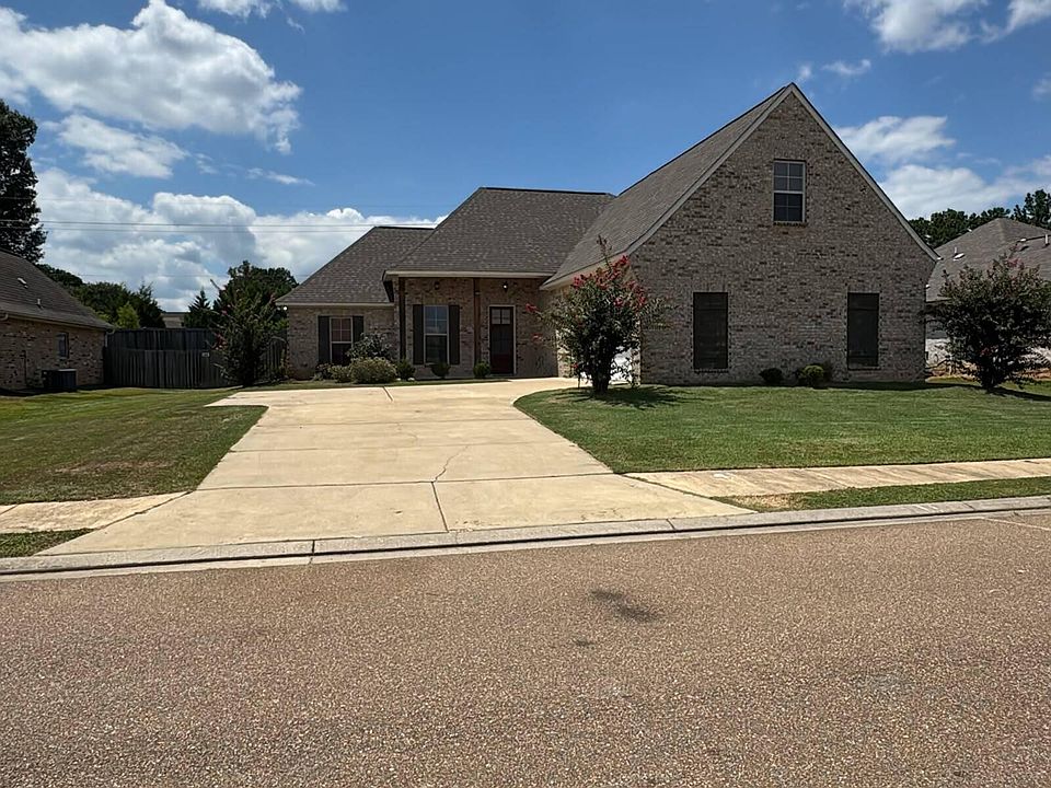 1st image of 160 Western Ridge Cir