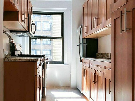 5th image of 404 E 55th St APT 9F