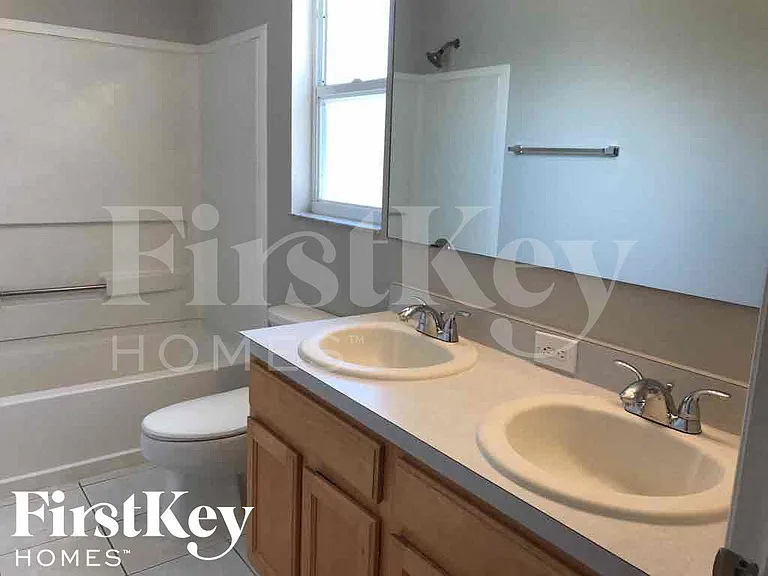11764 Shirburn Cir — Photo 9