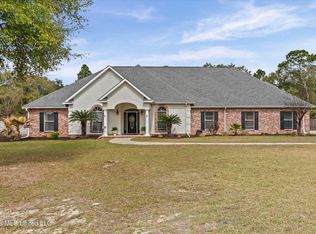 7900 Clamshell Ave, Ocean Springs, MS 39564