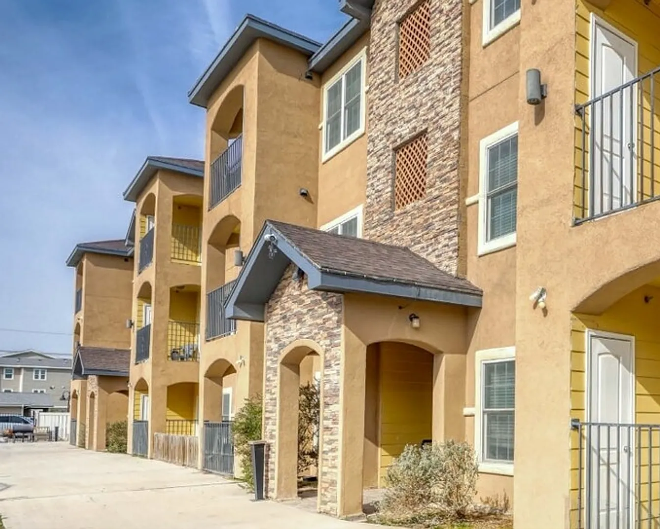 455 - Lone Star Villas — Photo 1