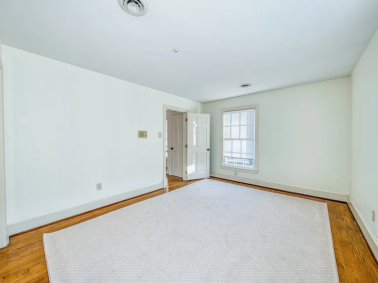 9720 Burnett Dr — Photo 40