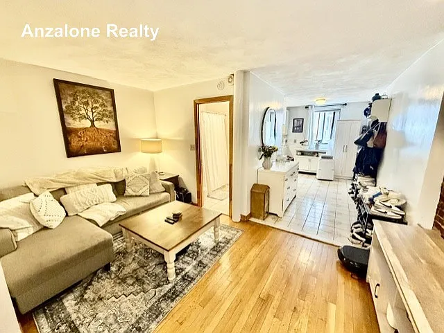 22 Thacher St #3 — Photo 10