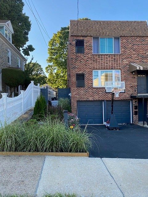 1st image of 478 Cinnaminson St Floor 2