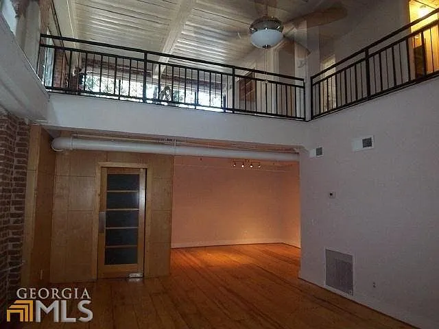 2 bed, 1900 sqft, $2,745 — Photo 2