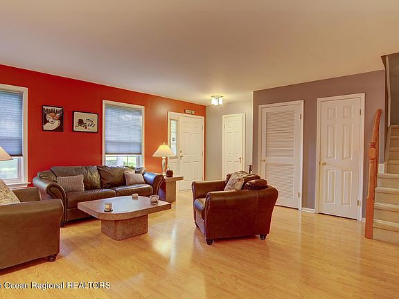 5th image of 1055 Tarragon Ct
