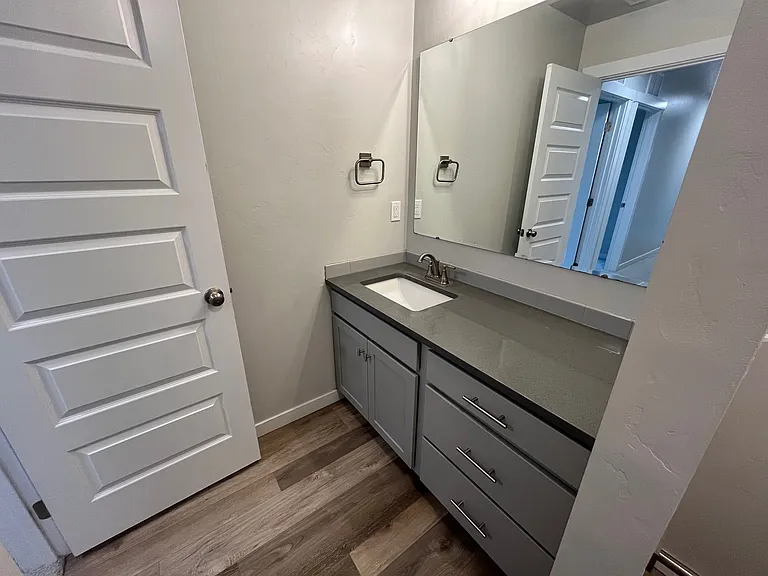 1209 W Davenport St — Photo 30