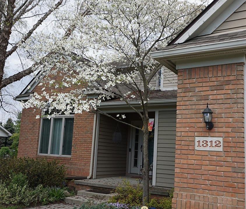 2nd image of 1312 Armstrong Dr