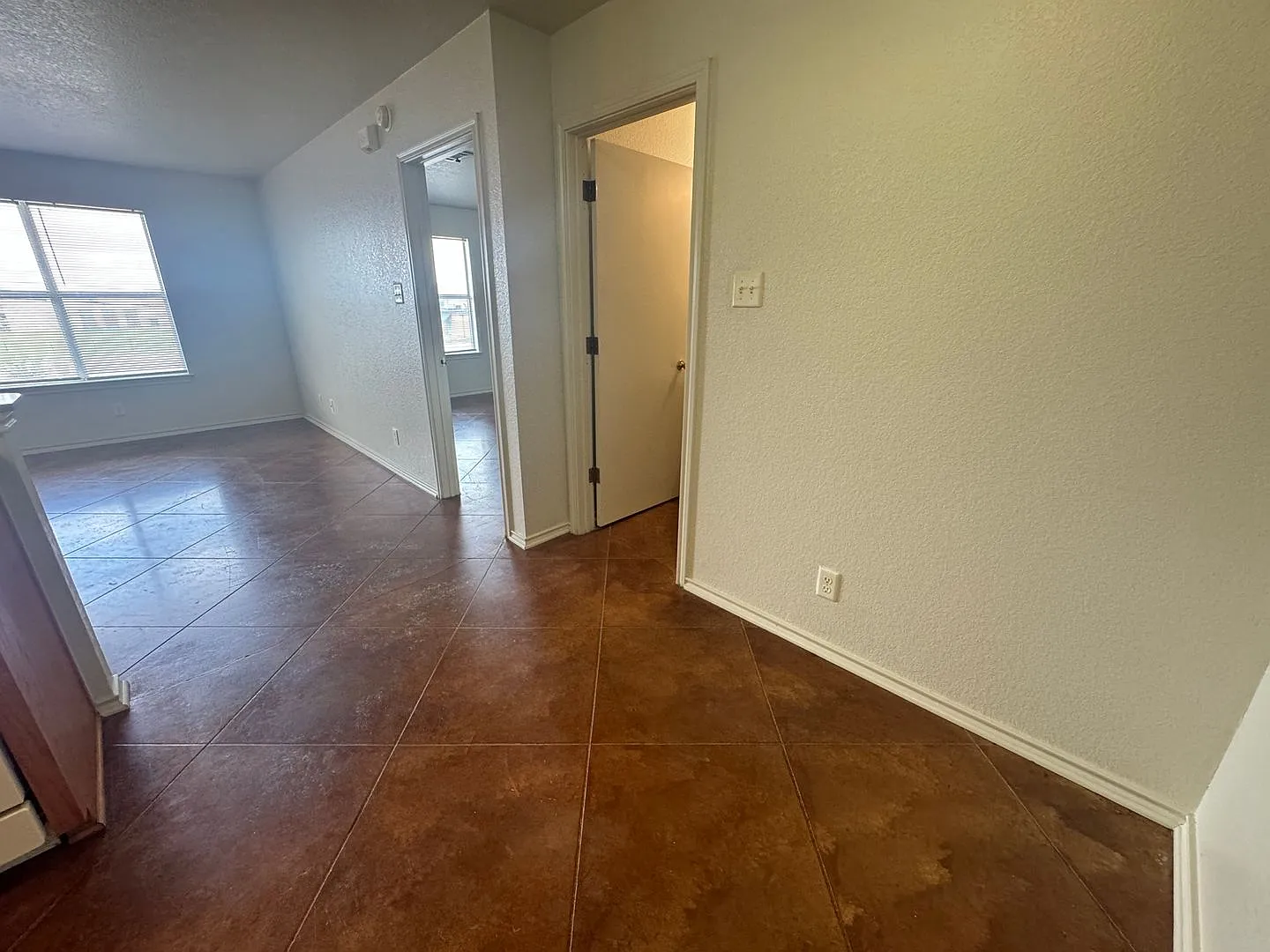 411 E Central TX Expwy — Photo 4