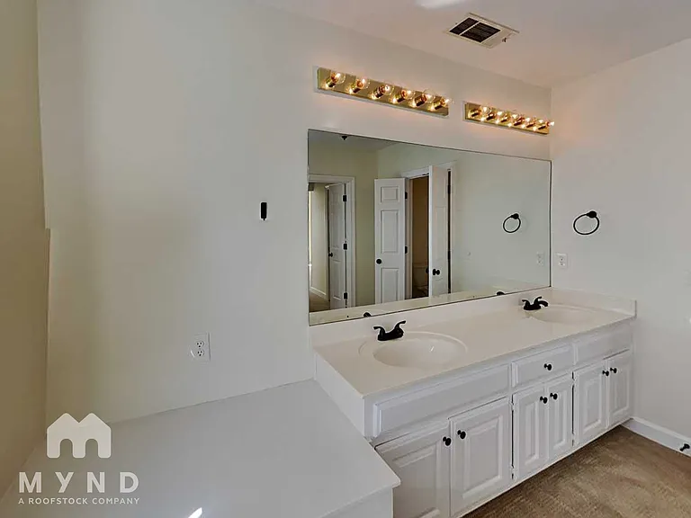 4601 Lake Village Dr — Photo 12