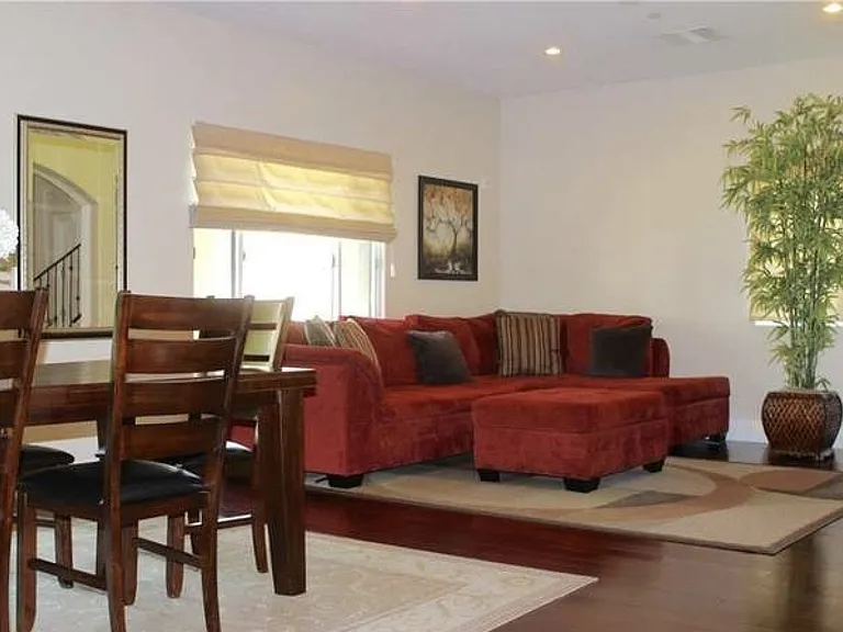 507 Grove Pl — Photo 6