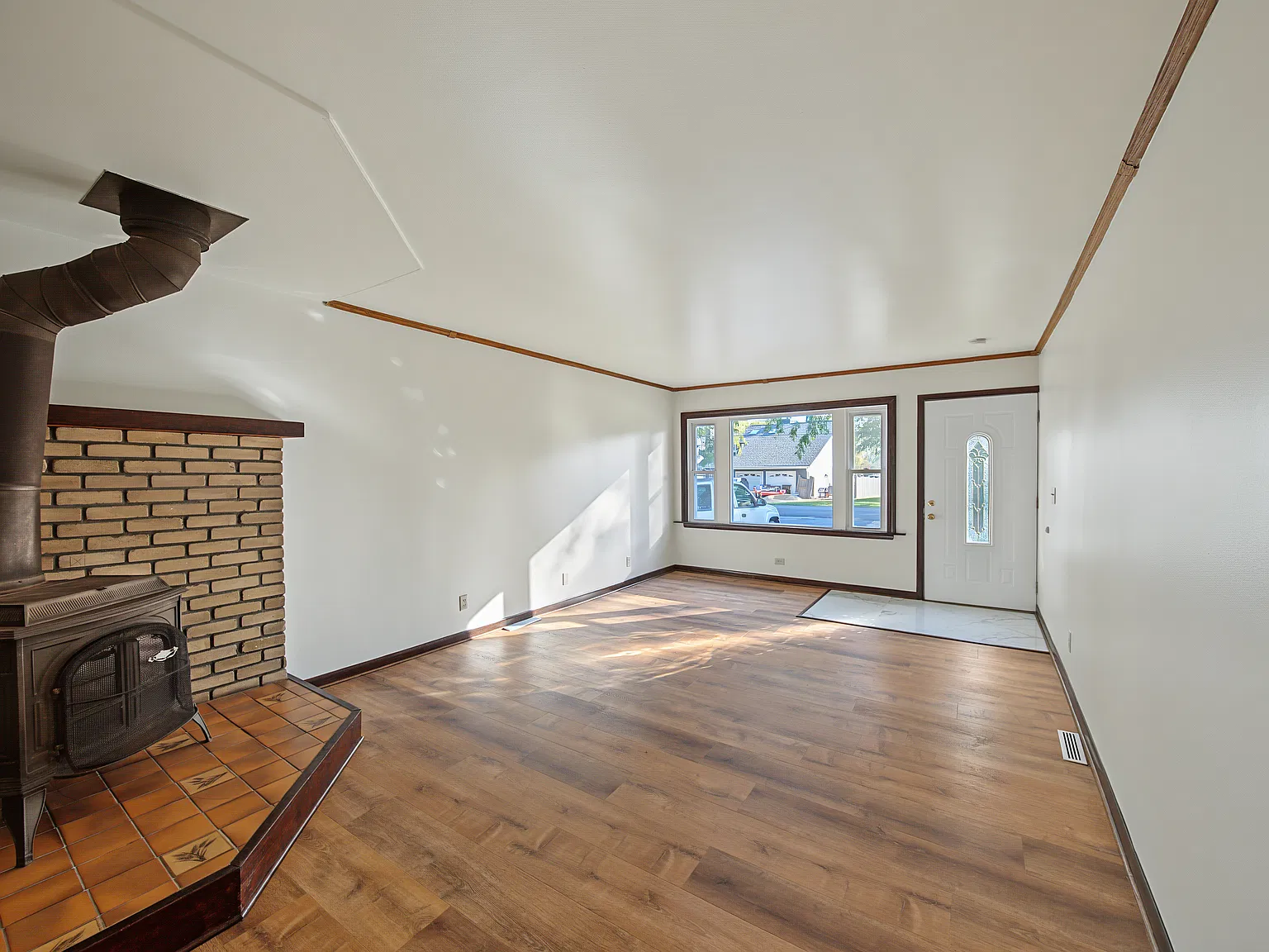 3 bed, 1120 sqft, $2,575 — Photo 4
