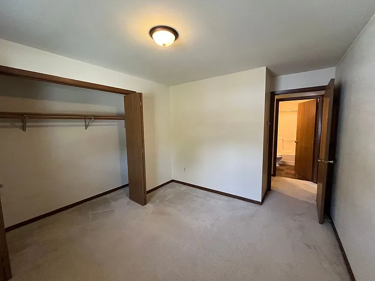805 W Allman St — Photo 11