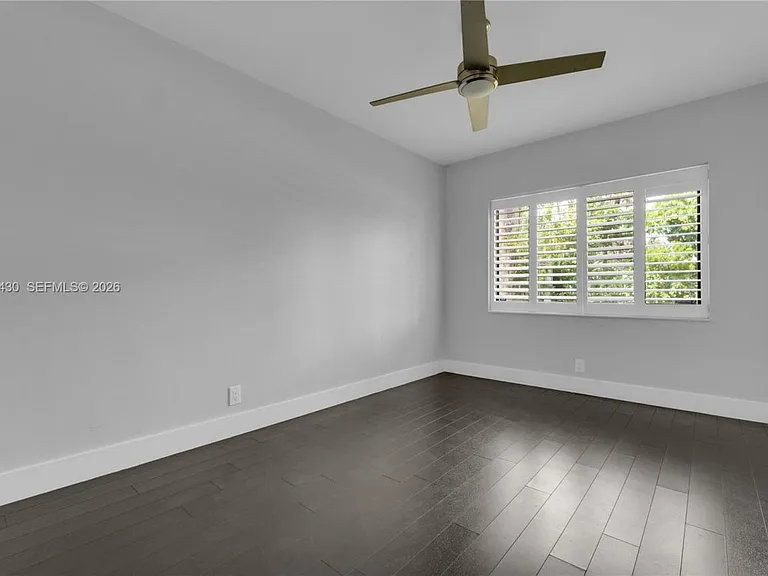 549 NE 12th Ave #1 — Photo 38