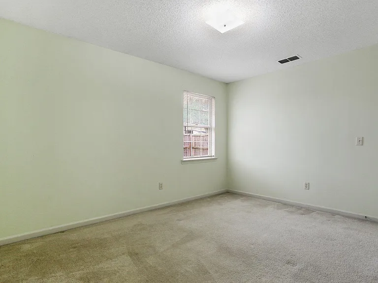 2115 Walberg Dr — Photo 29
