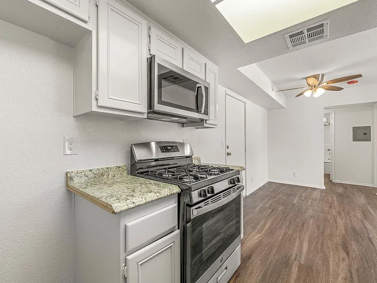 1671 Patricia Ave #201 — Photo 3