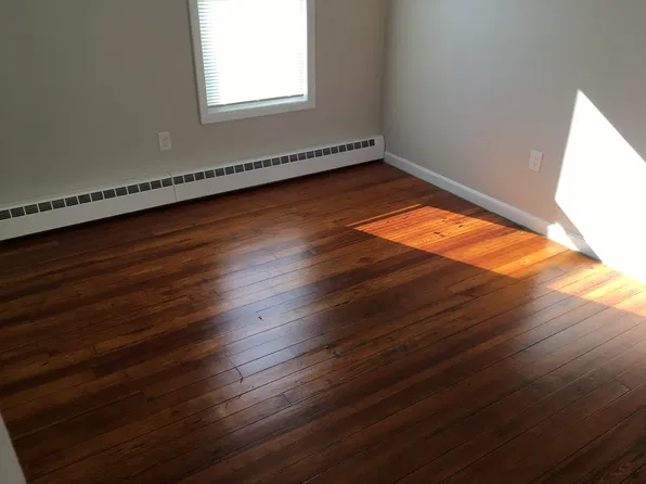 48 Huntington St, Brockton, MA 02301