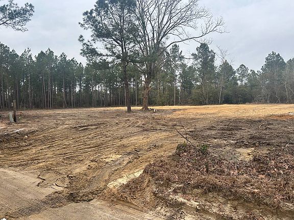 3rd image of 347 Peachtwig Rd