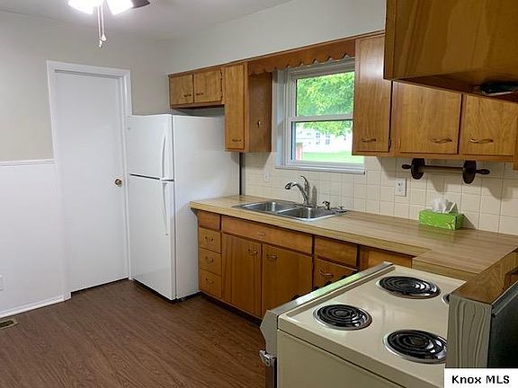 3rd image of 3 Eastmoor Dr