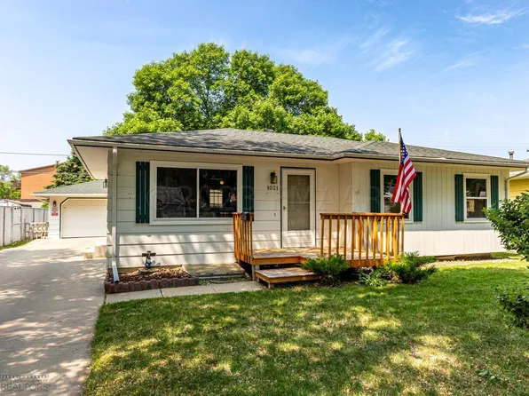 1021 21st St S, Fargo, ND 58103