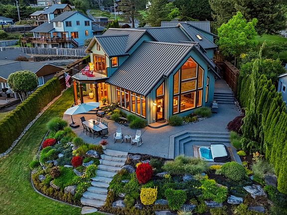 4th image of 8014 Warren Drive NW