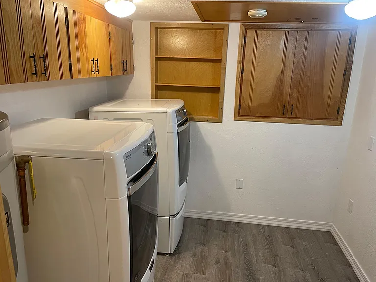 324 Division St SW #BASEMENT — Photo 9