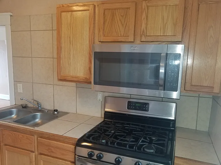 2922 Jackson St #3 — Photo 6