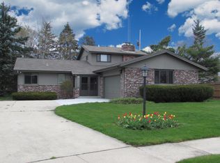 132 Kings Ct, Burlington, WI 53105