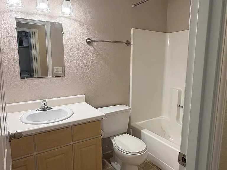 E7-9425 SW 146th Ter — Photo 6