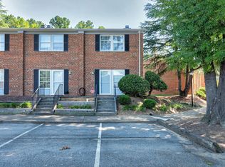 107 Chaucer Ct, Carrboro, NC 27510