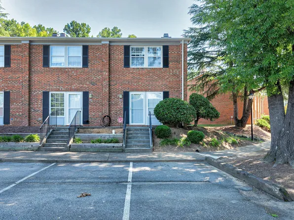 107 Chaucer Ct, Carrboro, NC 27510