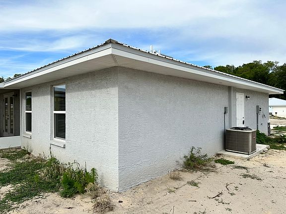 4th image of 82 N Crestwood Ave