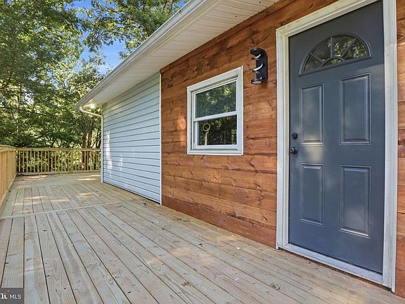 4th image of 132 Hilltop Rd