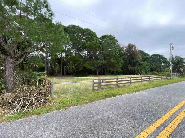 7 Carnival Ln #1, Panacea, FL 32346