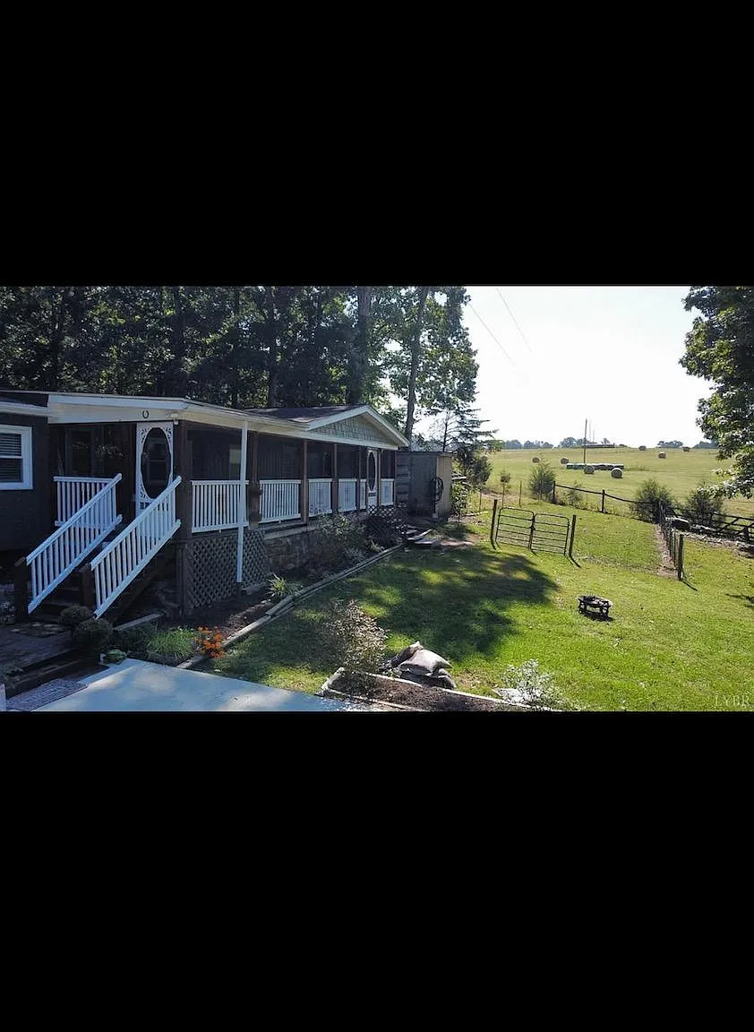 3 bed, $1,695 — Photo 2