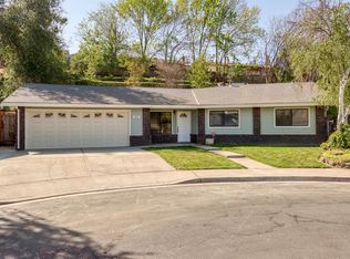 819 Cliffside Ct, Oakdale, CA 95361