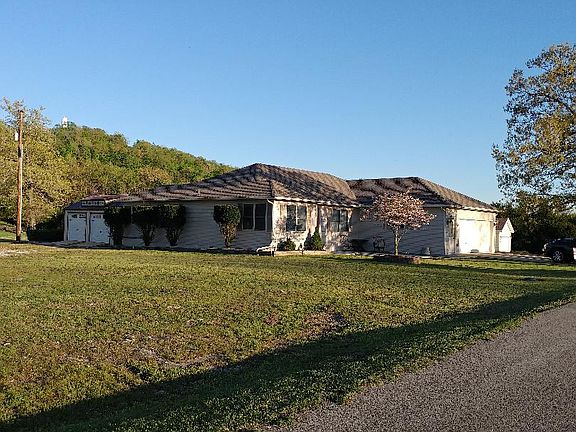 3rd image of 3 Horseshoe Dr