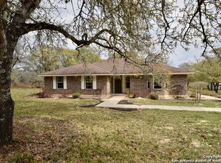 627 Sunshine Mdw, Adkins, TX 78101