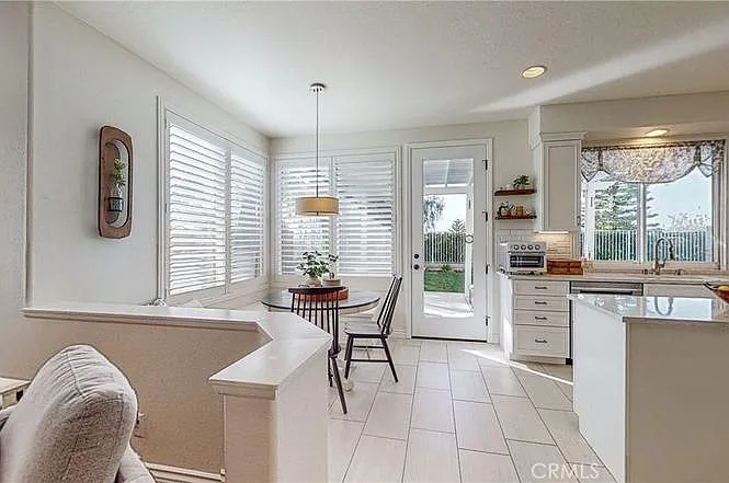 15464 Borges Dr — Photo 65