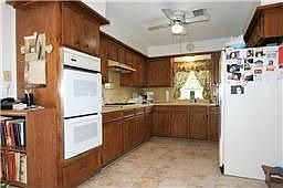 5th image of 1826 Lazy Creek Ln