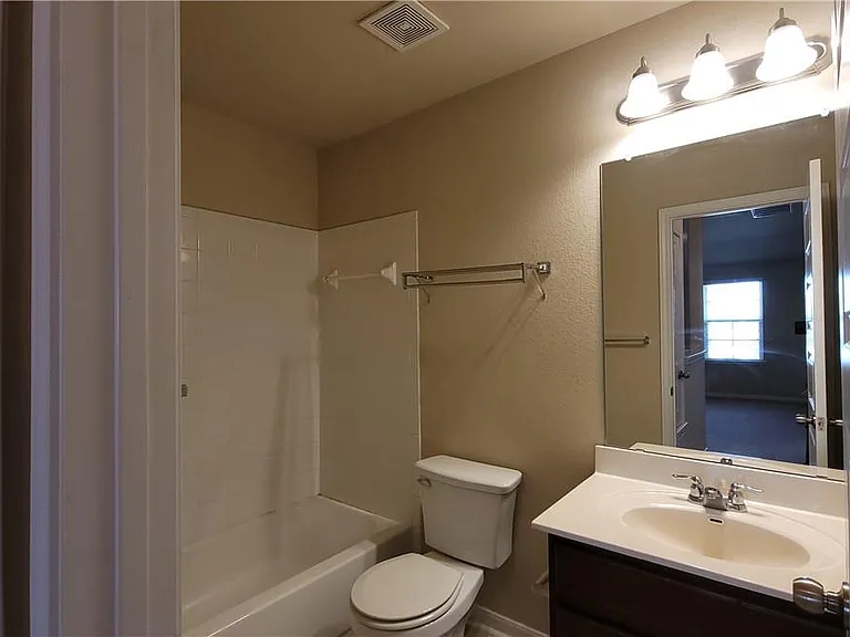 110 Wilson Ct — Photo 16