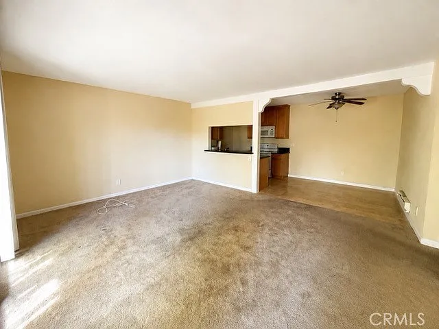 3 bed, 1066 sqft, $3,295 — Photo 2