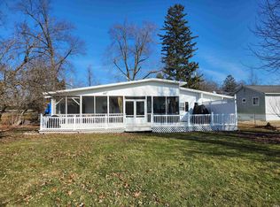 12405 N Kings Dr, Syracuse, IN 46567