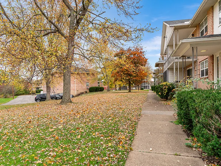 Pittsford Manor Apartments — Photo 7
