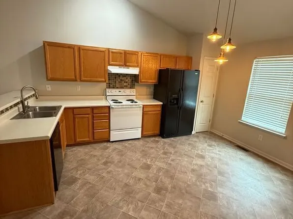 402 Platt Dr, Nicholasville, KY 40356