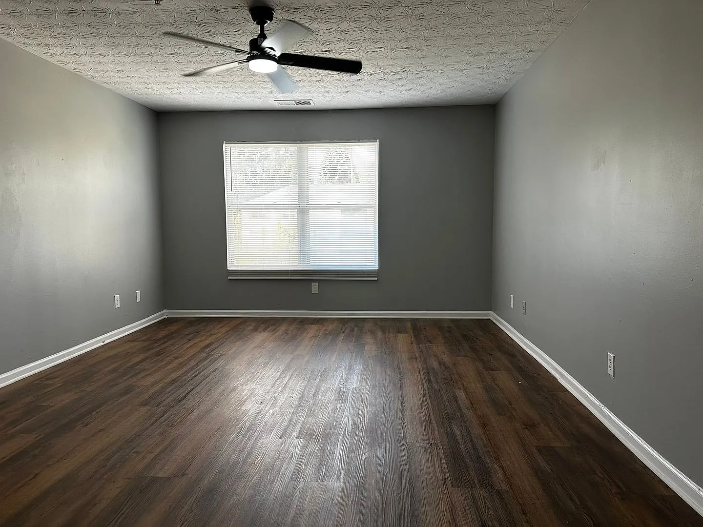 Open House Available on Friday, August 21st Time: 6:30 PM 7:00 PM 25% Move-in Special available f... — Photo 3