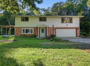 121 Seminole Dr, Edgerton, WI 53534