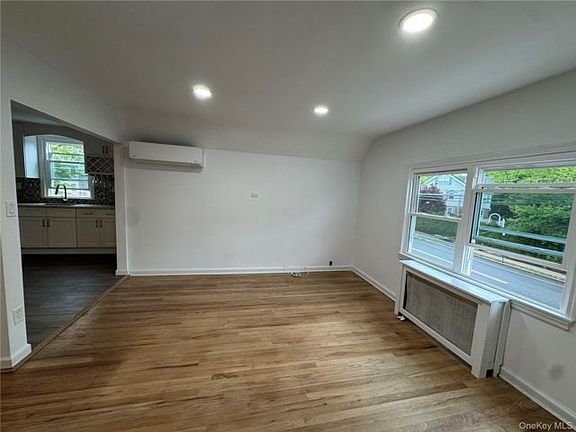 3rd image of 630 Tulip Ave #2